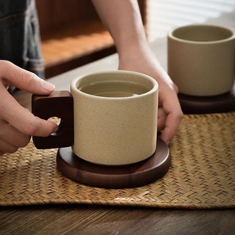 Caneca de Cerâmica com Asa de Madeira - Cafezzo